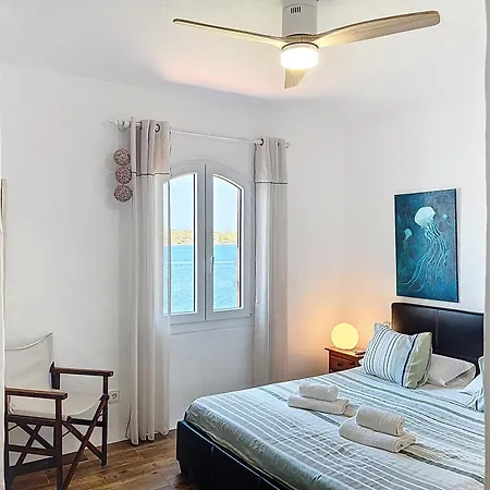 P107 Un Rinconcito En El Mar Fornells (Menorca)