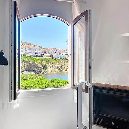 P107 Un Rinconcito En El Mar * Fornells